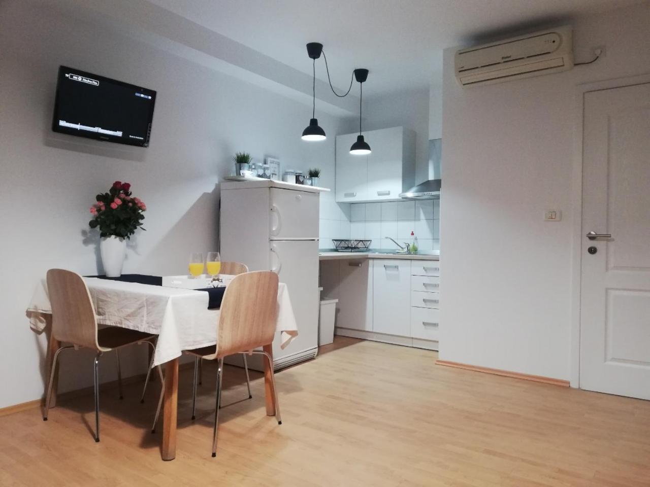 Studio C, Free Parking Пула Экстерьер фото
